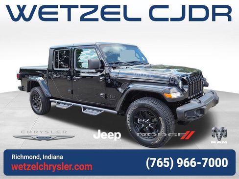 Used 2022 Jeep Gladiator Sport AWD/4WD image 1