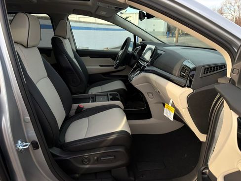 Certified 2026 Honda Odyssey Elite image 27