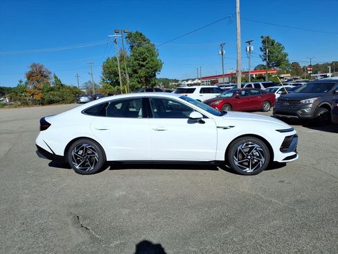 New 2026 Hyundai Sonata SEL FWD image 2