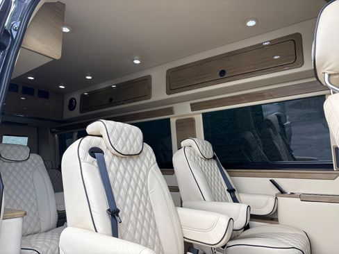 Used 2021 Mercedes-Benz Sprinter 2500 image 41
