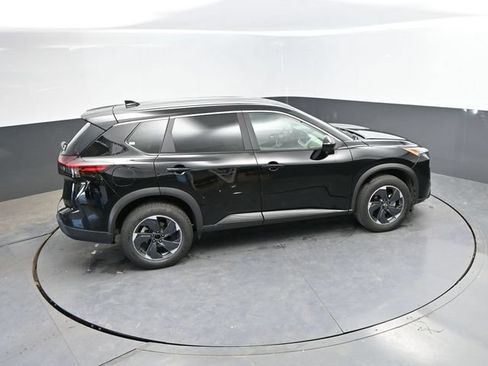 Used 2025 Nissan Rogue SV AWD/4WD image 34
