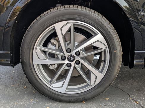 New 2025 Audi Q3 2.0T Premium image 13