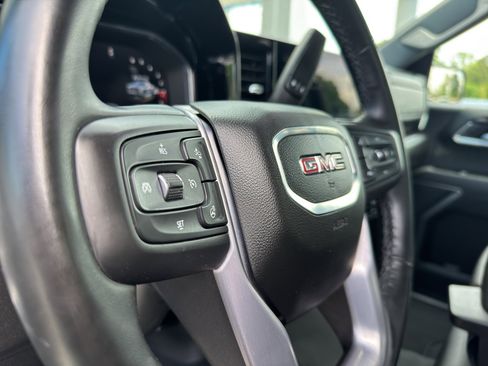 Used 2025 GMC Sierra 1500 SLT image 16