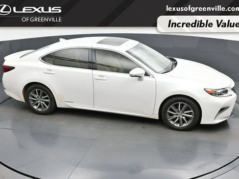 Used 2017 Lexus ES 300h w/ Luxury Package FWD image 19