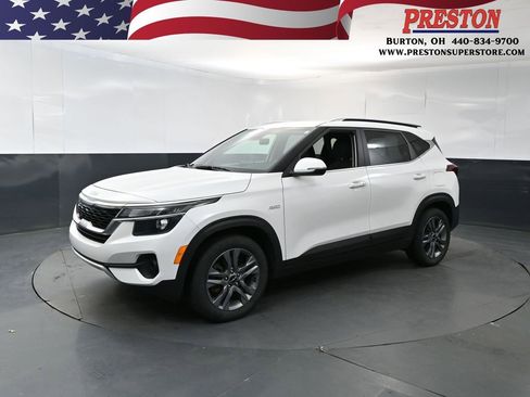 Used 2022 Kia Seltos S AWD/4WD image 1