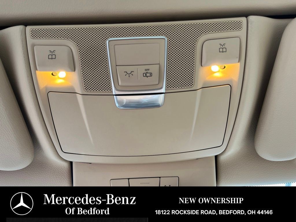 Used 2013 Mercedes-Benz SL 550 image 26