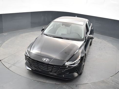 Used 2022 Hyundai Elantra Limited image 34