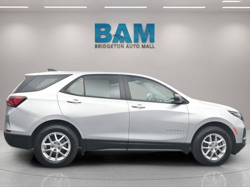 Certified 2022 Chevrolet Equinox LS AWD/4WD image 21