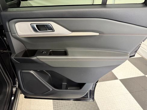 Certified 2025 Ford Explorer Active AWD/4WD image 29