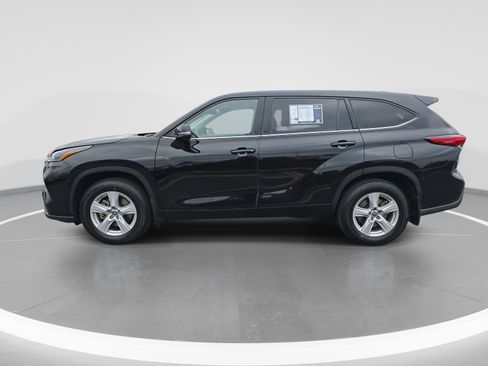 Used 2021 Toyota Highlander L image 8