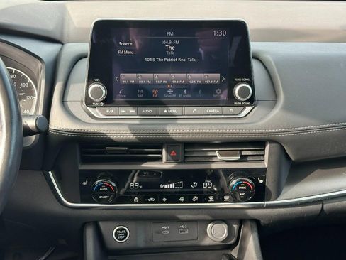 Used 2023 Nissan Rogue SV w/ SV Premium B Package image 14