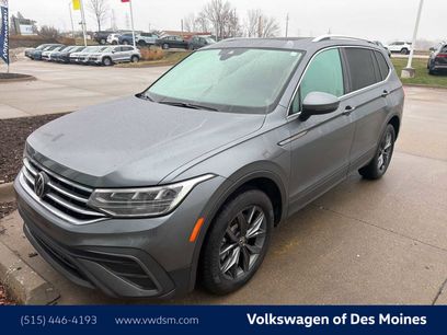 Used 2022 Volkswagen Tiguan SE w/ Panoramic Sunroof Package
