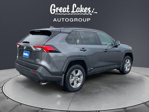 Used 2022 Toyota RAV4 XLE AWD/4WD image 5