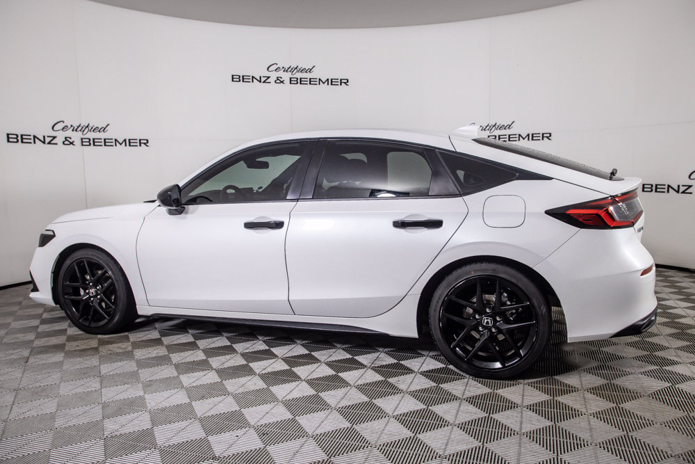 Used 2023 Honda Civic Sport image 11