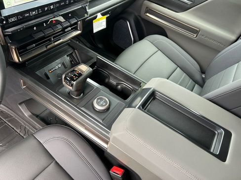 New 2025 GMC Hummer EV 2X w/ LPO, Dark Essentials Package image 20