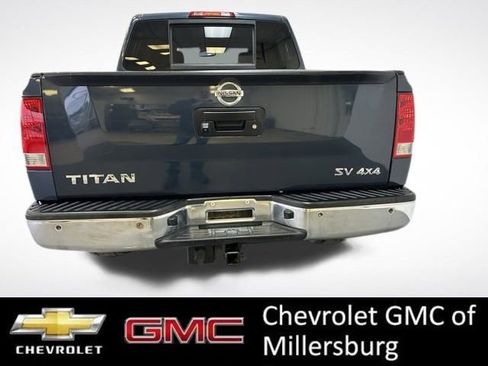 Used 2015 Nissan Titan SV w/ SV Value Truck Package image 7