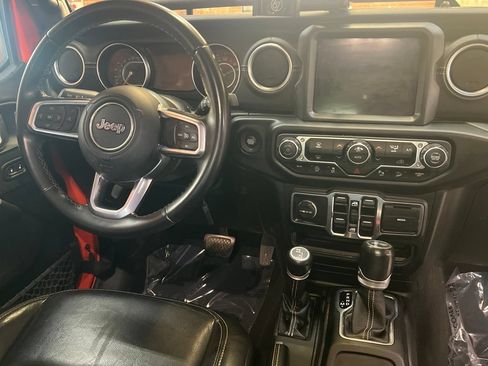 Used 2020 Jeep Wrangler Unlimited Sahara AWD/4WD image 20