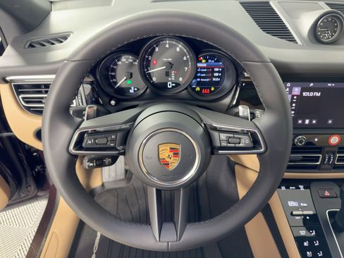 Used 2026 Porsche Macan image 18