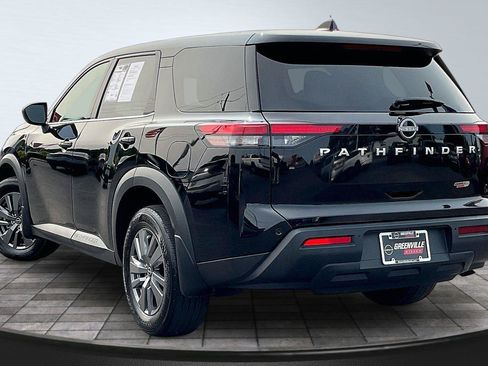 Certified 2025 Nissan Pathfinder S FWD image 3