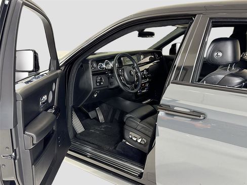 Used 2019 Rolls-Royce Phantom Sedan RWD image 12