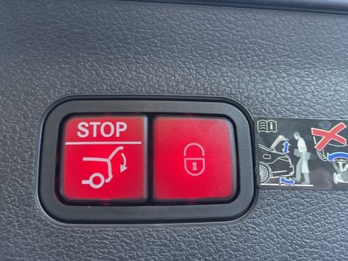 Certified 2025 Mercedes-Benz GLS 450 4MATIC image 13