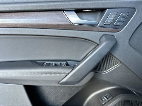 Used 2023 Audi Q5 2.0T Premium Plus w/ Premium Plus Package image 2