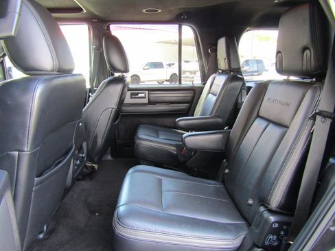 Used 2015 Ford Expedition Platinum image 10