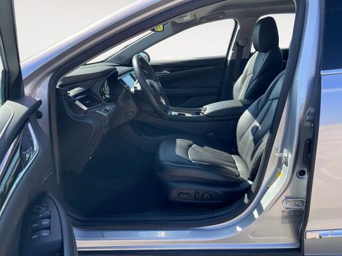 Used 2017 Buick LaCrosse Essence FWD image 9