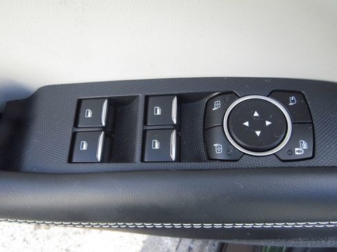 Used 2025 Ford Mustang Mach-E Premium image 18