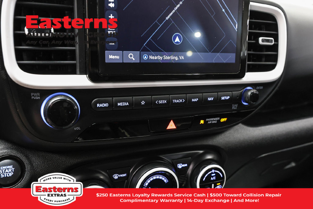 Used 2025 Hyundai Venue Limited FWD image 20