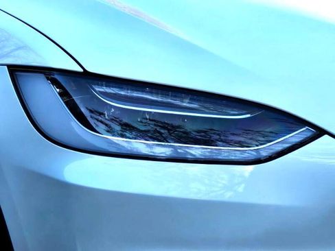 Used 2023 Tesla Model X Plaid image 21