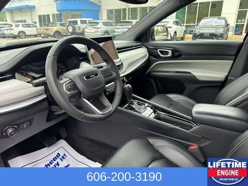 Used 2025 Jeep Compass Limited AWD/4WD image 24