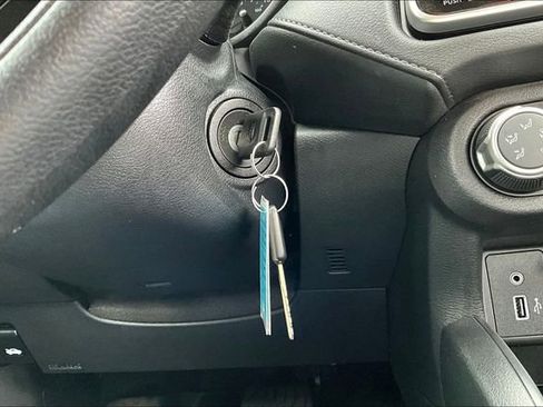 Used 2025 Nissan Versa S w/ Trunk Package FWD image 33