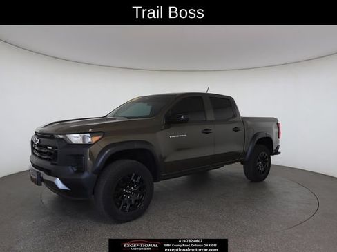 Used 2024 Chevrolet Colorado Trail Boss w/ Technology Package AWD/4WD image 3