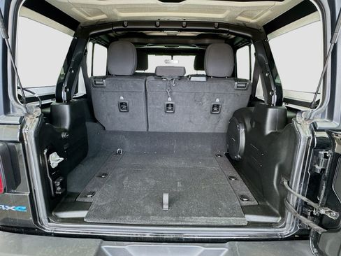 Used 2023 Jeep Wrangler Unlimited w/ 8.4" Radio Group AWD/4WD image 17