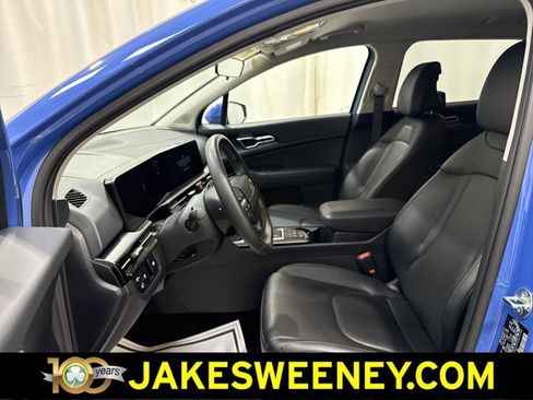 Used 2026 Kia Sportage EX FWD image 12