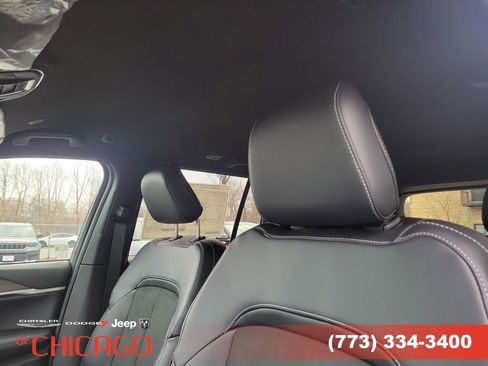 New 2026 Jeep Grand Cherokee Laredo image 18