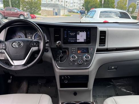 Used 2015 Toyota Sienna XLE w/ XLE Navigation Package AWD/4WD image 15