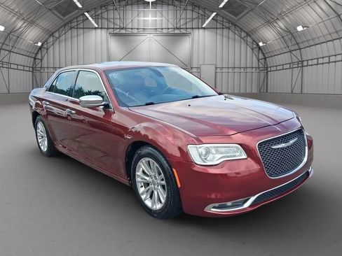 Used 2015 Chrysler 300 C RWD image 7