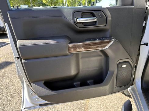 Used 2021 Chevrolet Silverado 1500 LT Trail Boss w/ Convenience Package II AWD/4WD image 9