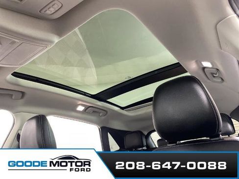 Certified 2022 Ford Escape Titanium w/ Class II Trailer Tow Package image 18