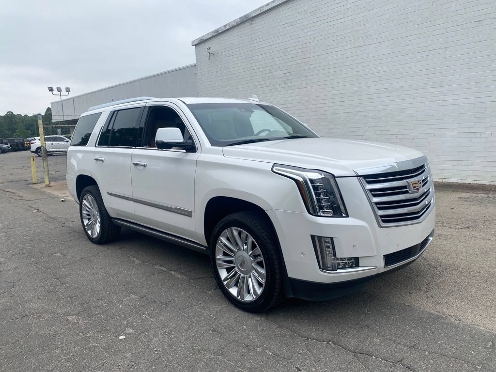 Used 2019 Cadillac Escalade Platinum AWD/4WD image 2