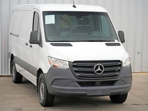 Used 2021 Mercedes-Benz Sprinter 2500 w/ Driver Convenience Package image 37