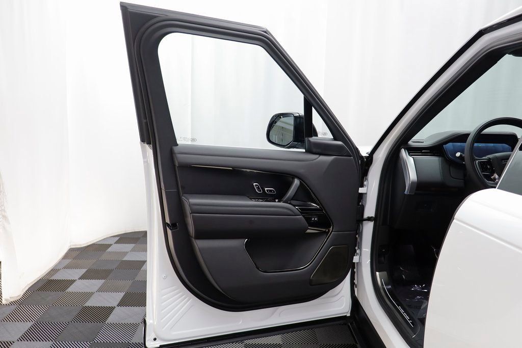 New 2025 Land Rover Range Rover SV AWD/4WD image 7