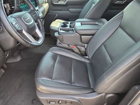 Used 2025 GMC Sierra 1500 SLT AWD/4WD image 14