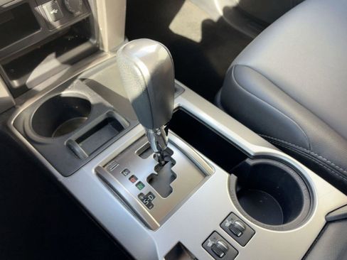 Used 2022 Toyota 4Runner SR5 Premium image 18