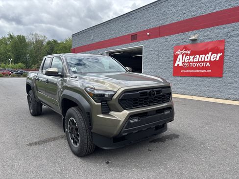 New 2026 Toyota Tacoma TRD Off-Road AWD/4WD image 1