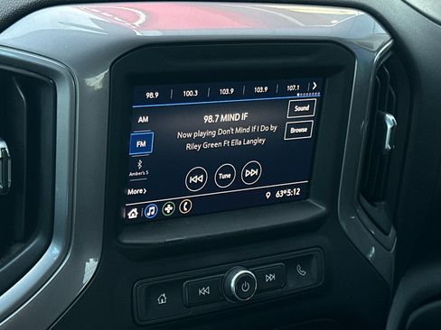 Used 2021 Chevrolet Silverado 2500 Custom w/ Custom Value Package image 16