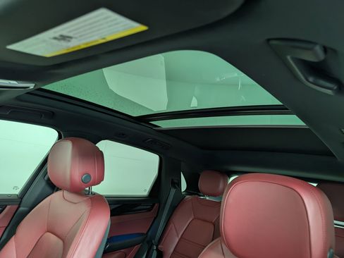 Used 2023 Porsche Cayenne S image 19