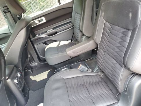 Used 2020 Ford Explorer XLT AWD/4WD image 14